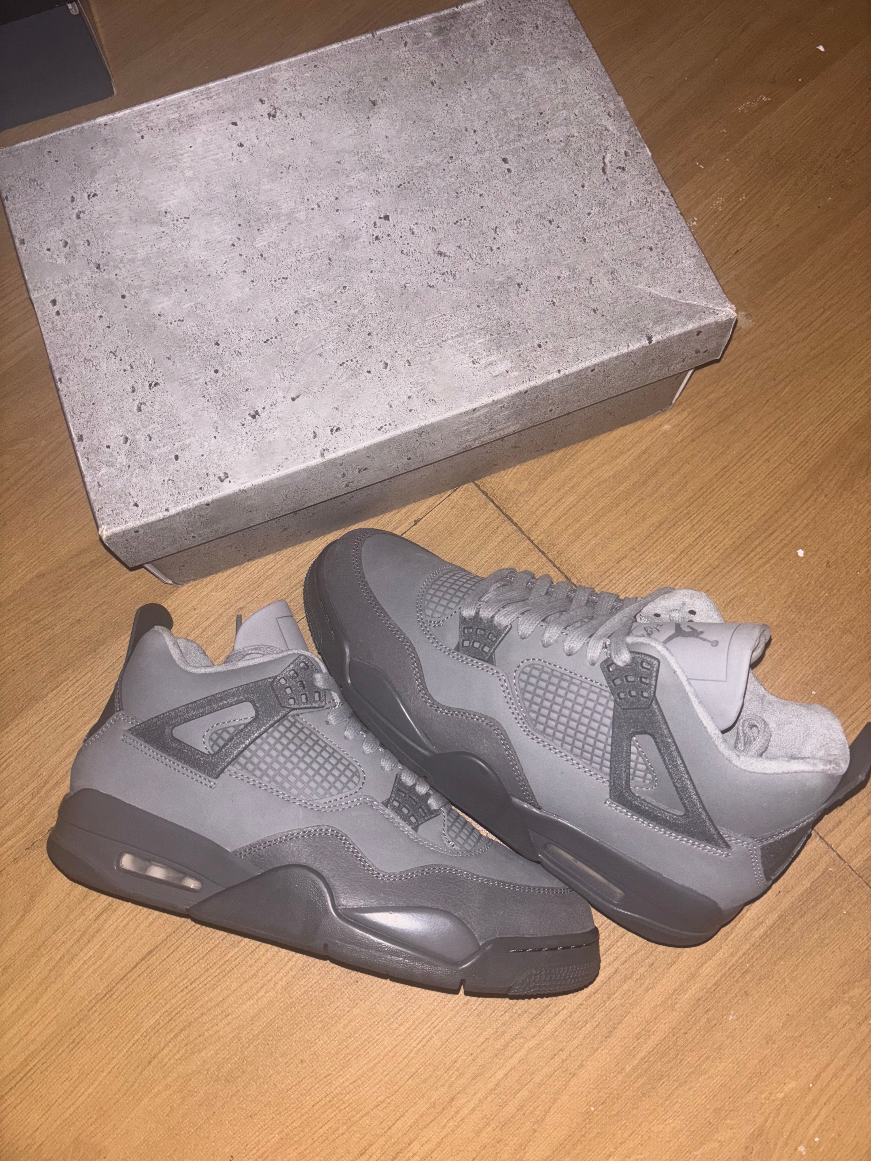 Air Jordan 4 SE Wet Cement